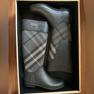 Burberry Rainboot Clemence size 37 never worn